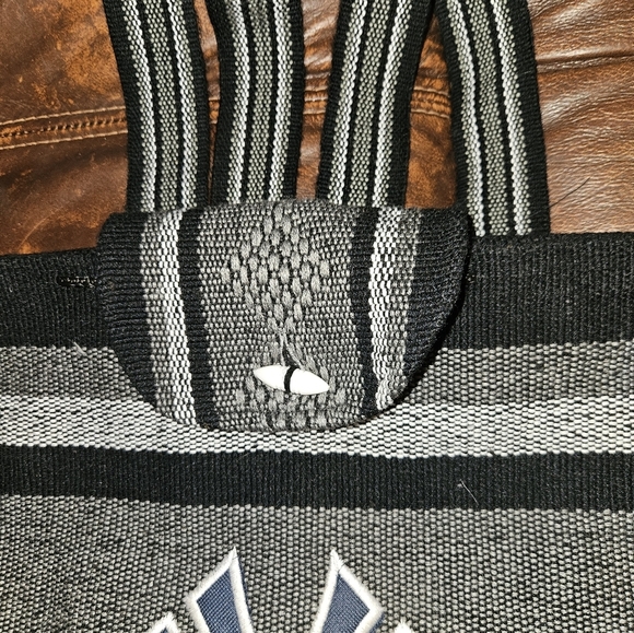 New York Yankees Unisex Backpack - Picture 3 of 9